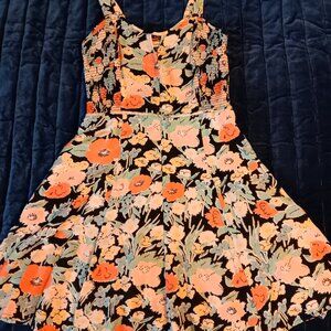 Urban Outfitters_Kimchi Blue Floral Dress Women's Medium w/ keyhole neckline